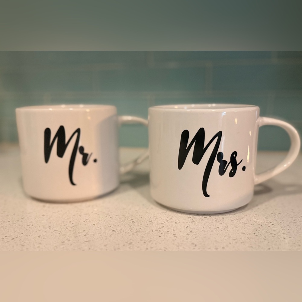 Mr. and Mrs. White Ceramic Mug Set